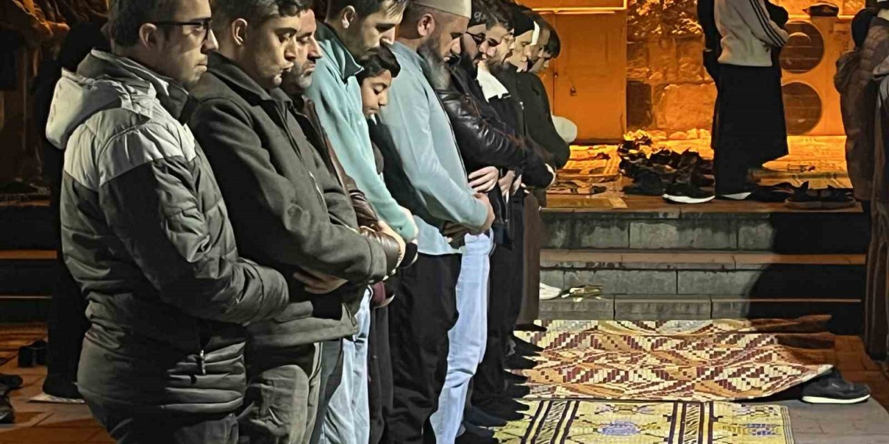 Konya’da Ramazan Ayının İlk Teravih Namazı Kılındı