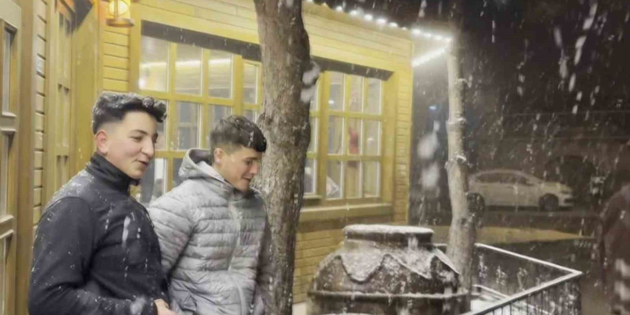 Aksaray’ın Güzelyurt İlçesinde Kar Yağışı Etkili Oluyor