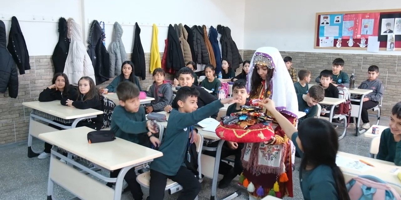 Ortaokul Öğrencilerinden Ramazan Ayında Anlamlı Etkinlik