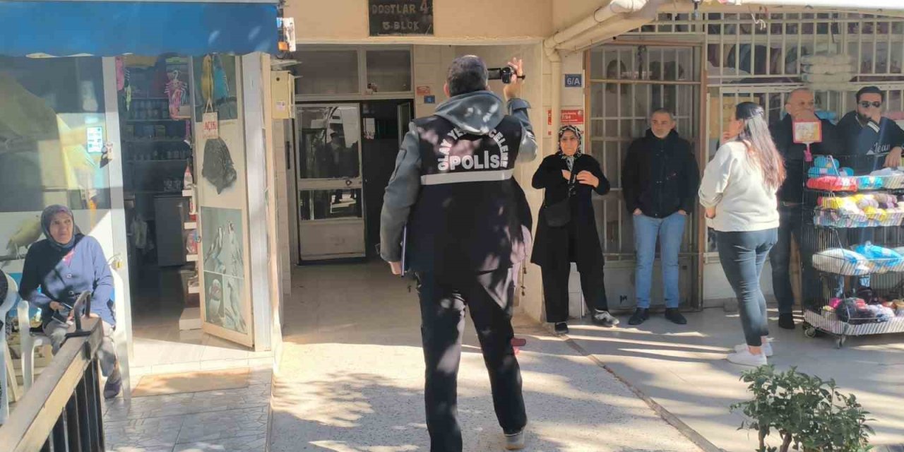 Yanındaki Kadını Öldürüp Aynı Silahla İntihar Etti