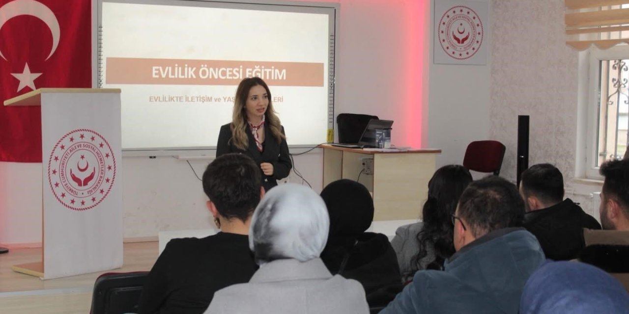 Aksaray’da Genç Çiftlere Evlilik Öncesi Eğitim Veriliyor