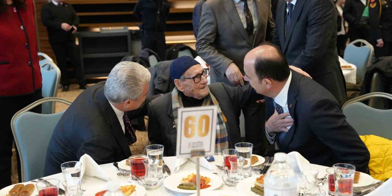 Konya’daki Şehit Aileleri, Gaziler Ve Gazi Yakınları ’büyük Aile Sofrası’nda Buluştu