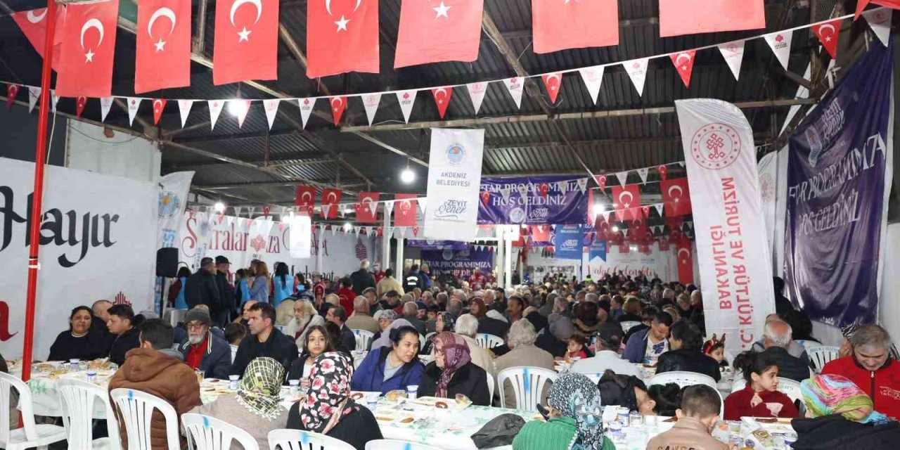 Akdeniz’de İlk İftar Sofrası Kuruldu