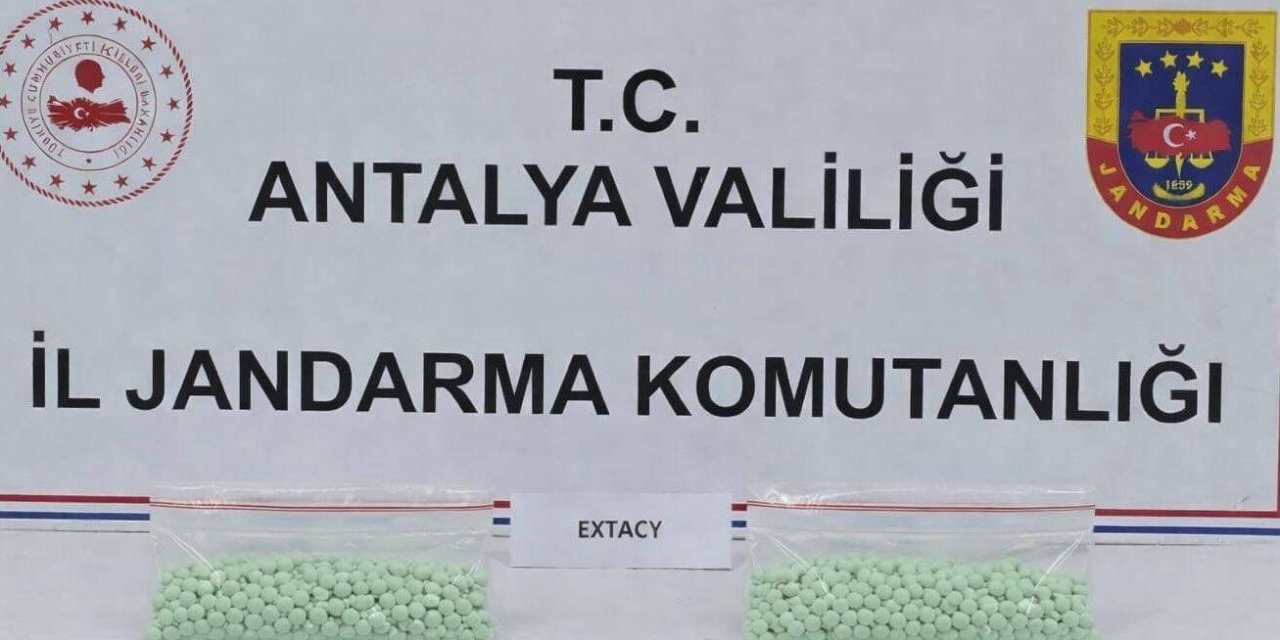 Döşemealtı’nda Bin 104 Adet Uyuşturucu Hap Ele Geçirildi