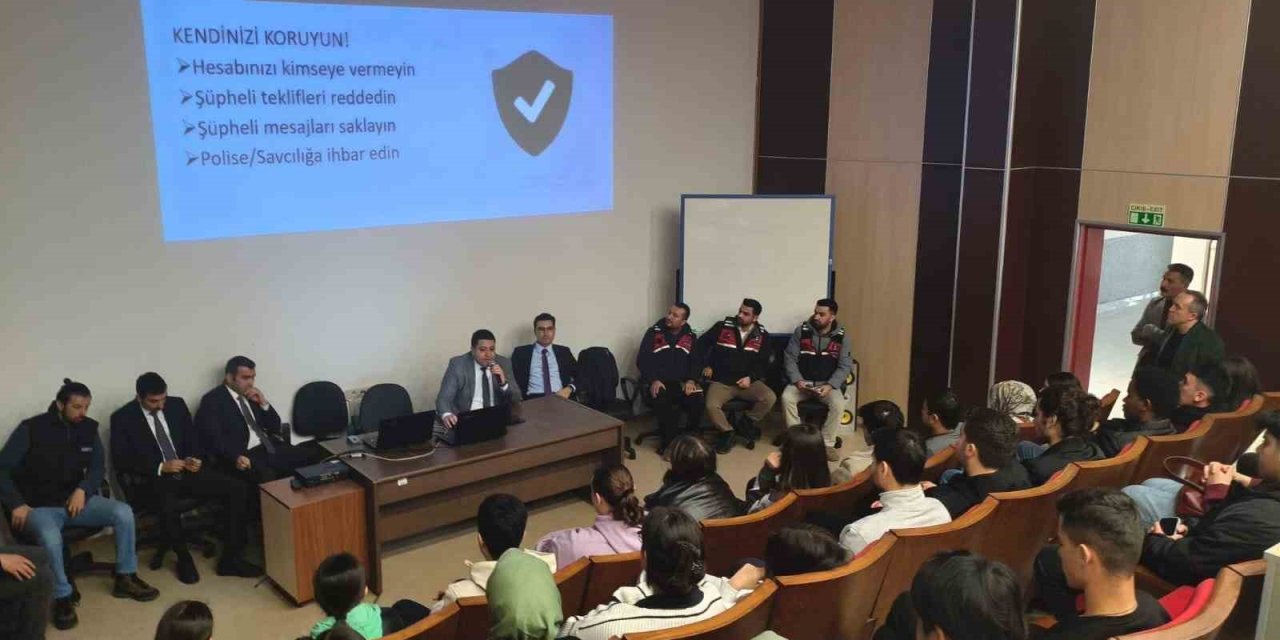 Üniversite Öğrencilerine Siber Güvenlik Ve Iban Uyarısı Yapıldı
