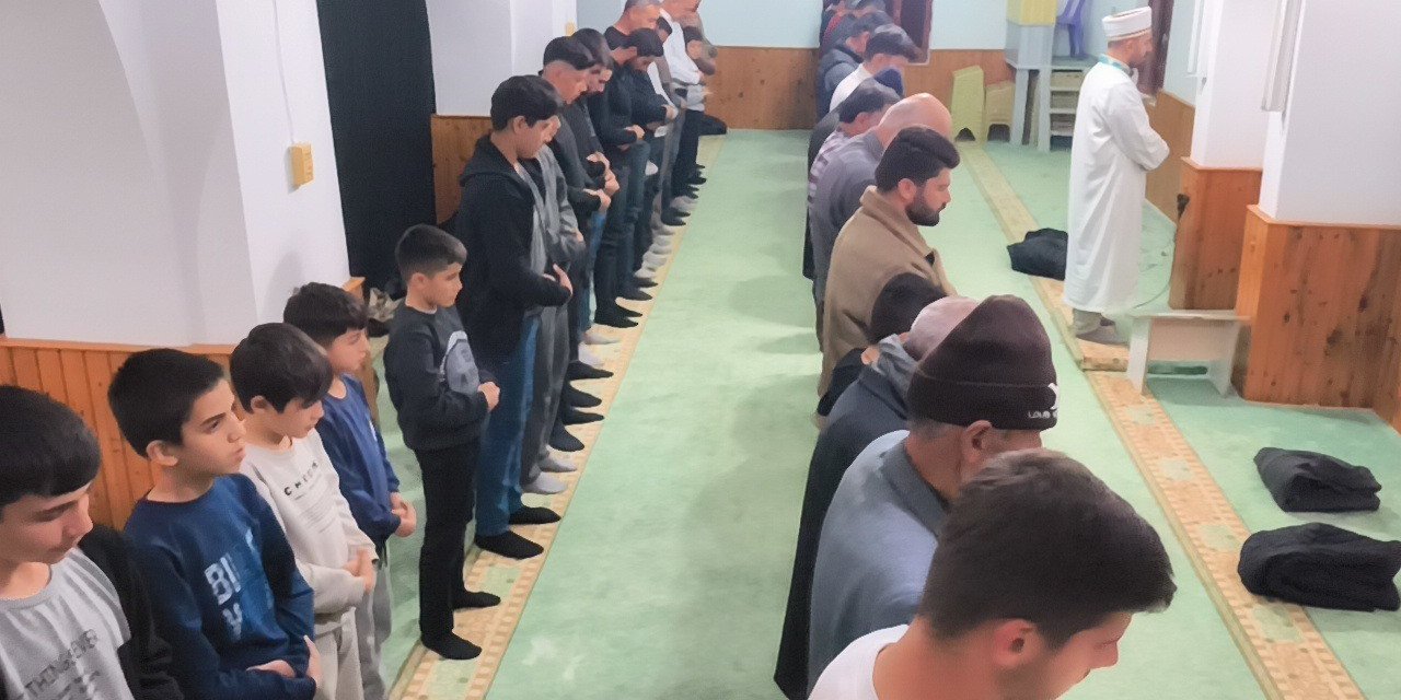 Anamur’da Teravih Namazı Çocuklar İçin Bayrama Döndü