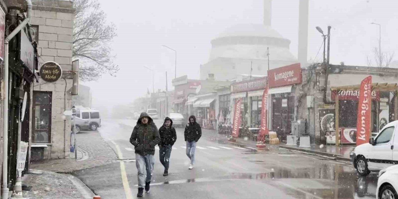 Aksaray’ın Yüksek Kesimlerinde Kar Yağışı Etkili Oluyor