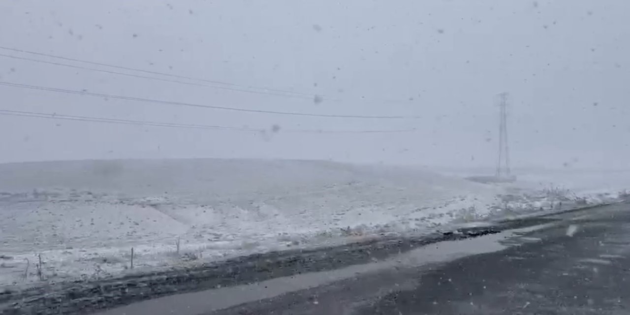Türkiye’nin En Kurak İlçelerinden Karapınar’da Kar Sevinci