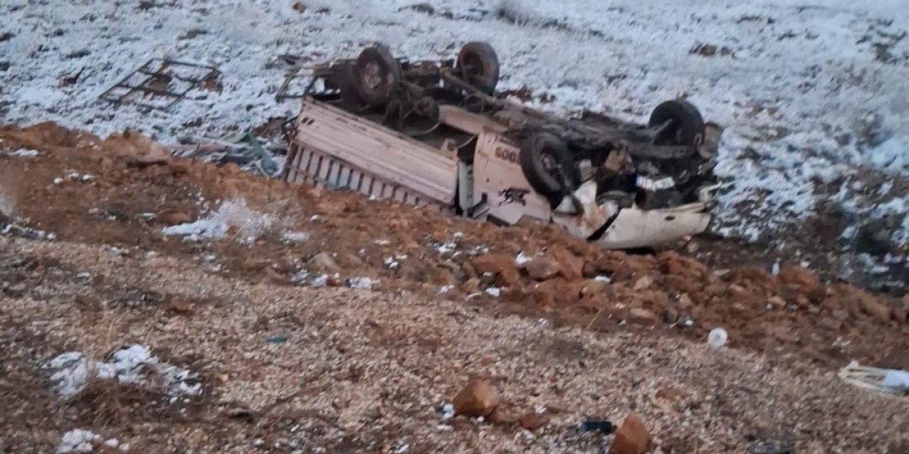 Konya’da Kamyonet Şarampole Devrildi: 4 Yaralı