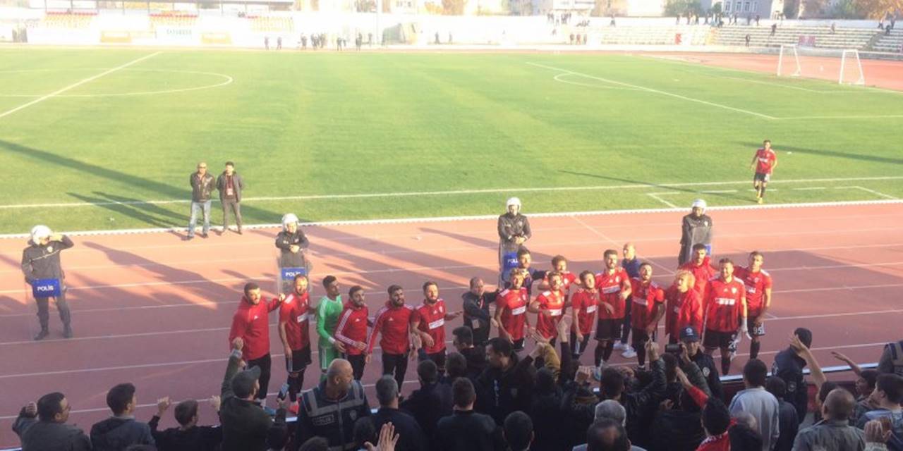 Karaman Belediyespor Zirveye Ortak Oldu