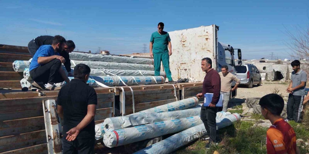 Büyükşehir Belediyesinden Üreticiye Sera Naylonu Desteği