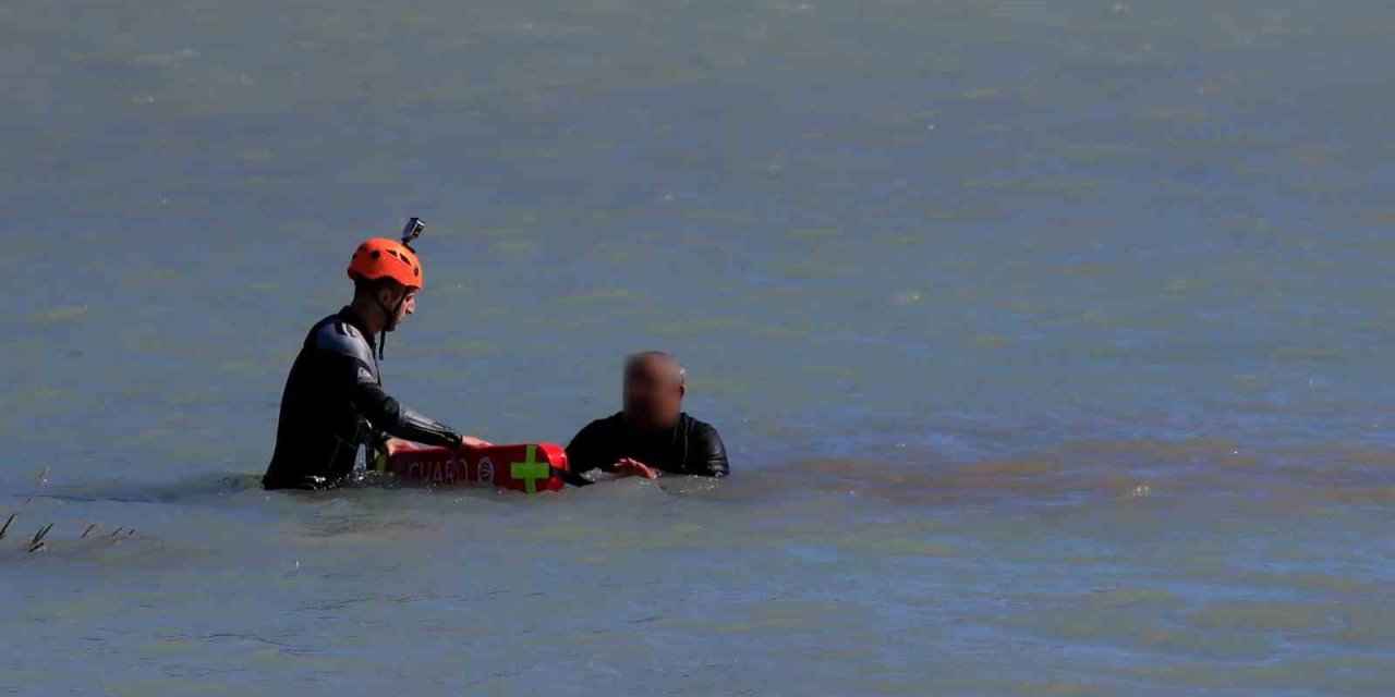 Antalya’da Arkadaşlarına Kızan Belediye Çalışanının Eylemine Can Simitli Müdahale