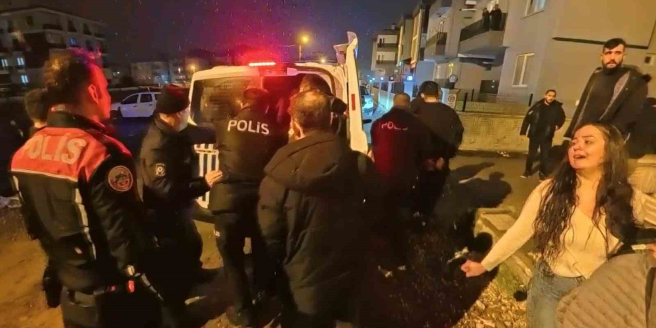 Komşuların Gürültü Tartışması Tabanca Ve Bıçaklı Kavgaya Dönüştü: 7 Gözaltı