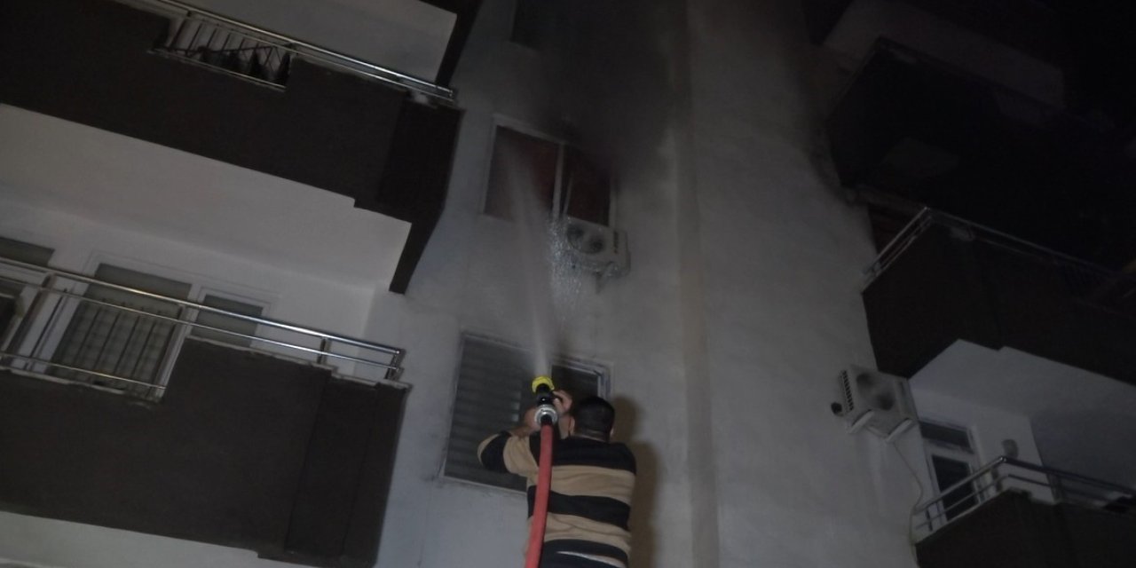 5 Katlı Binada Korkutan Yangın:2 Kişi Dumandan Etkilendi