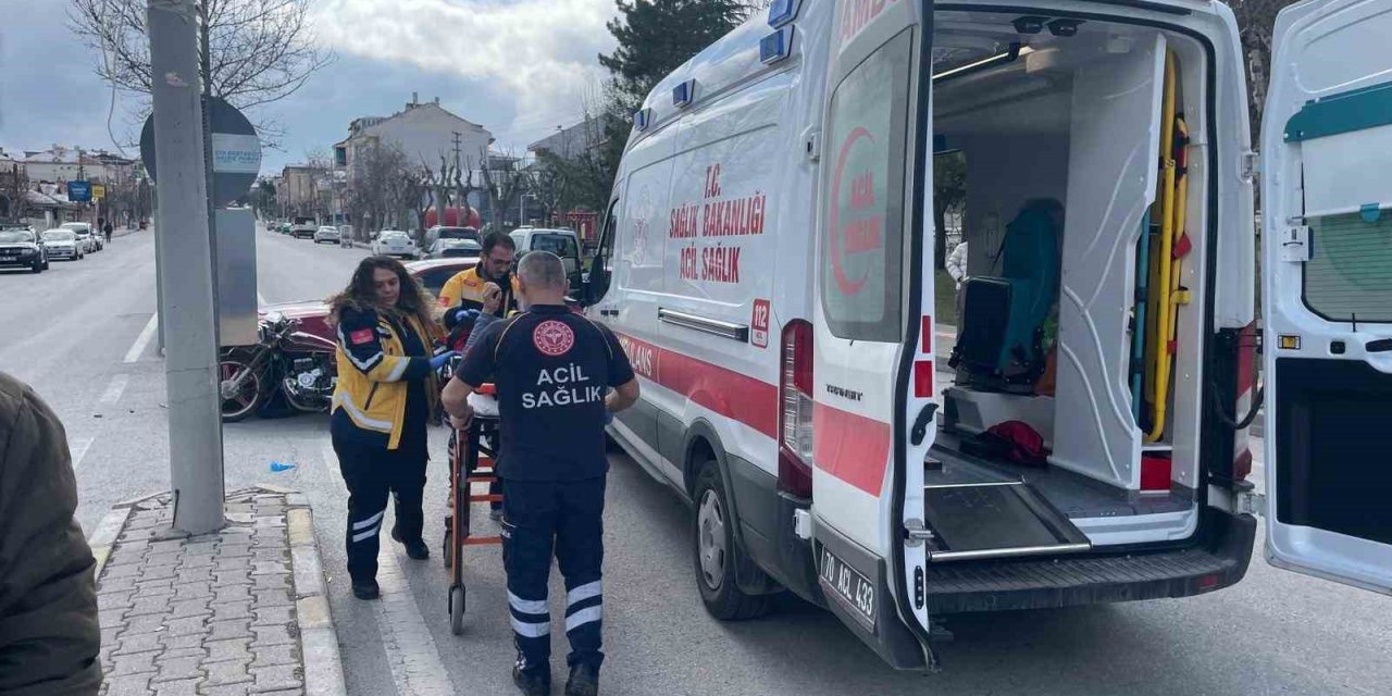 Karaman’da Otomobil Motosikletle Çarpıştı: 1 Yaralı