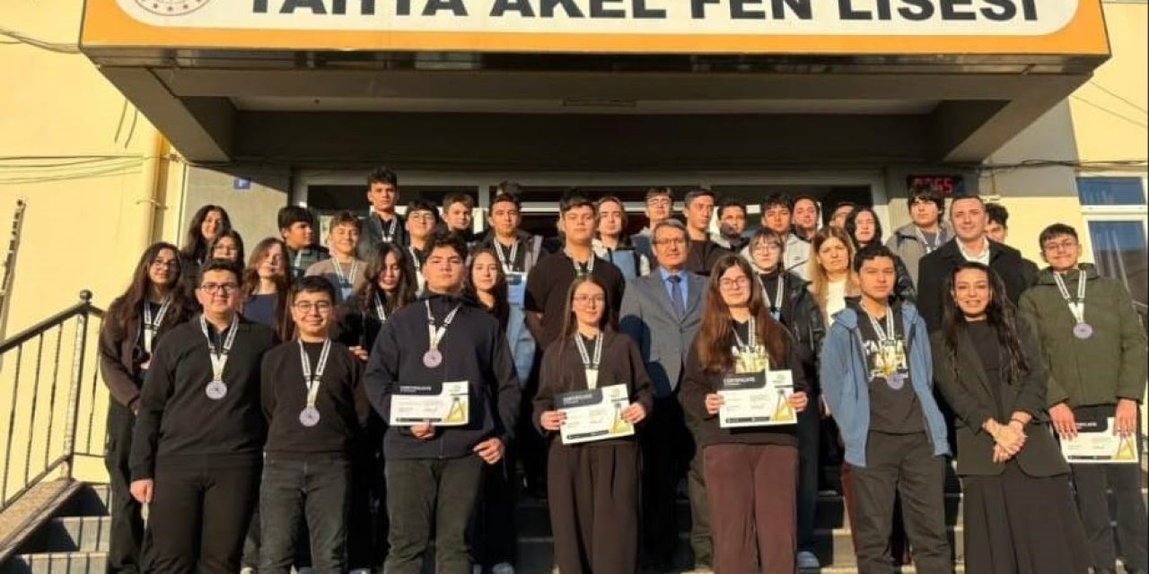 Yahya Akel Fen Lisesi Öğrencileri Matematik Olimpiyatlarında Dünya Birincisi Oldu