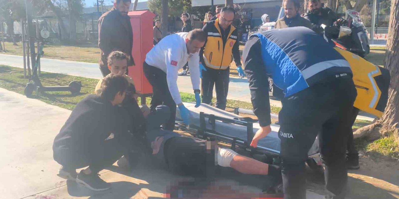 Yaşlı Adamı "neden Selam Almıyorsun" Diyerek Bacağından Bıçakladılar