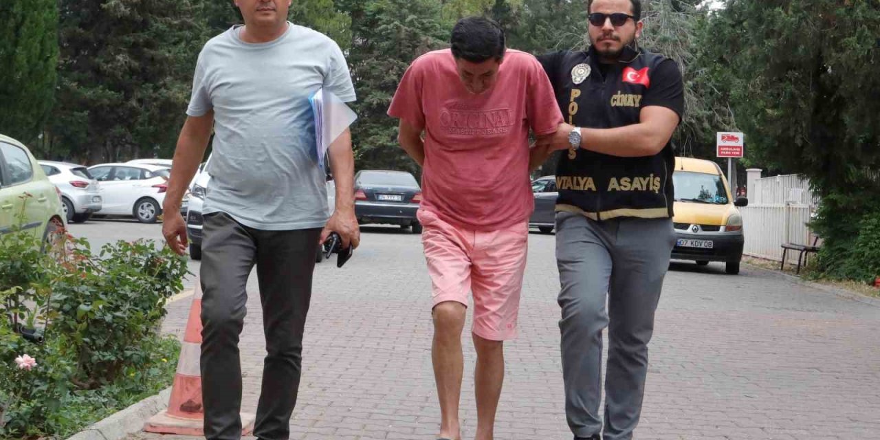 Oğlunu Parkta 36 Bıçak Darbesiyle Öldüren Babaya Müebbet