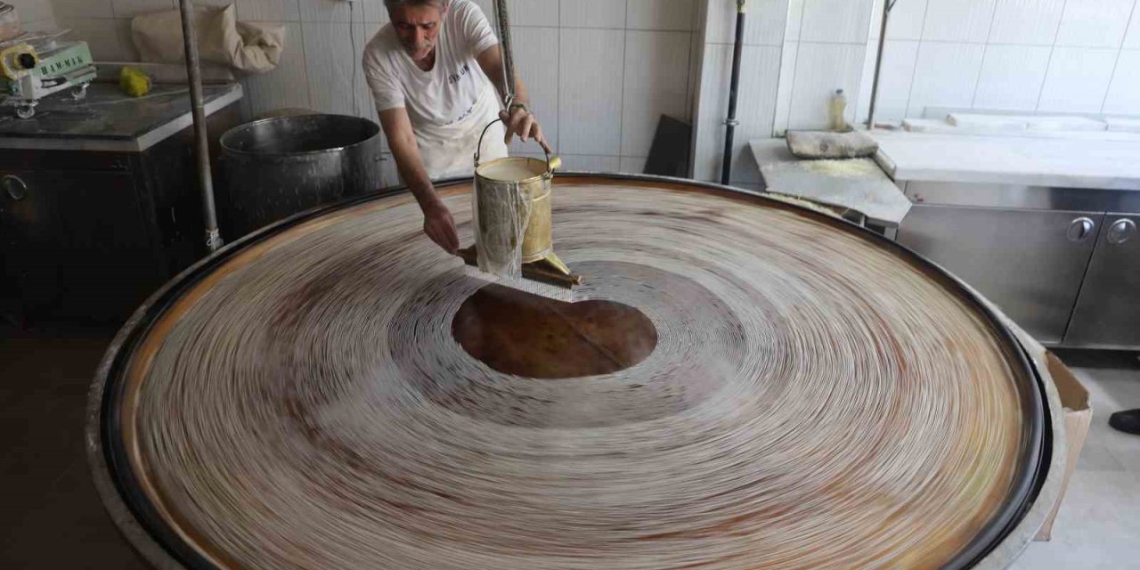 45 Yıllık Bakır Ocakta Geleneksel Tel Kadayıf