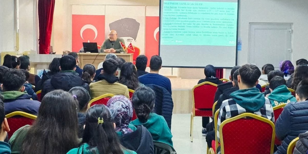 Karapınar’da Lise Öğrencileriyle Bilim Söyleşisi