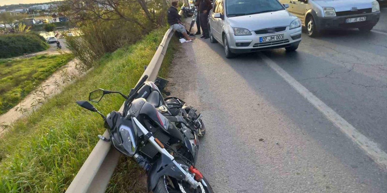 Manavgat’ta Zincirleme Kaza: 3 Yaralı