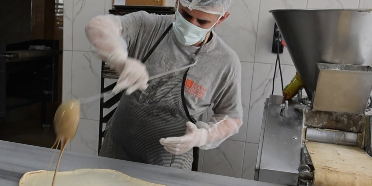 İftar Ve Sahur Sofralarının Vazgeçilmezi Tahinli Pide İlgi Görüyor