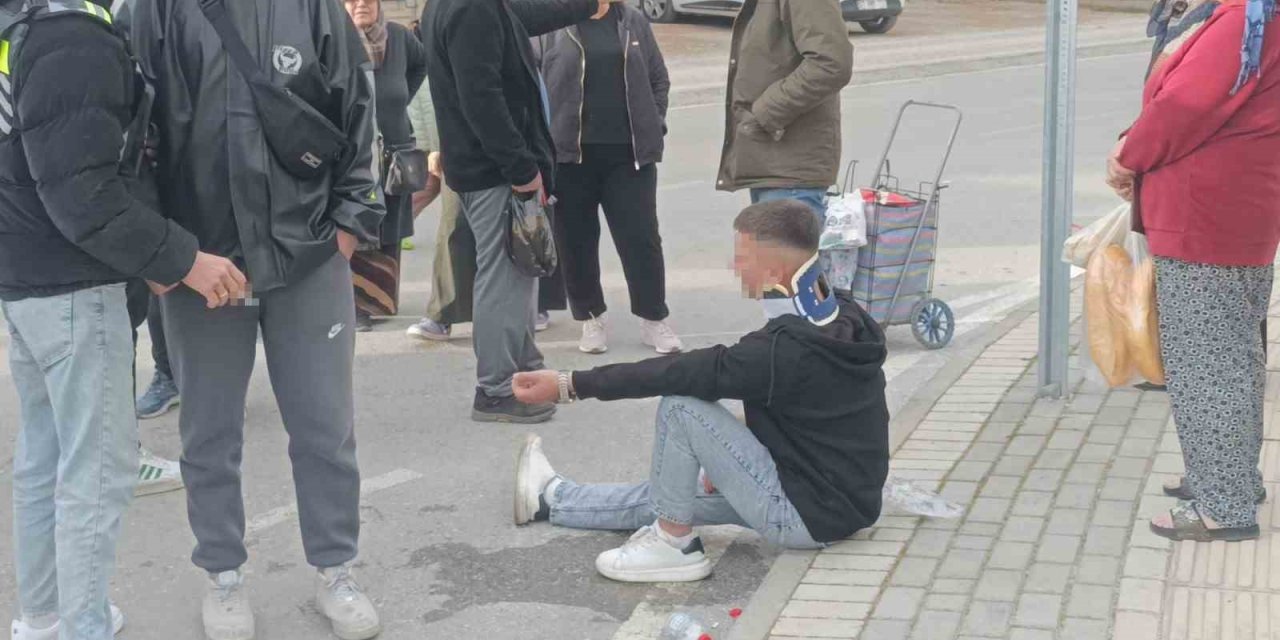 Antalya’da Motosiklet İle Elektrikli Bisiklet Çarpıştı: 3’ü Çocuk 4 Yaralı