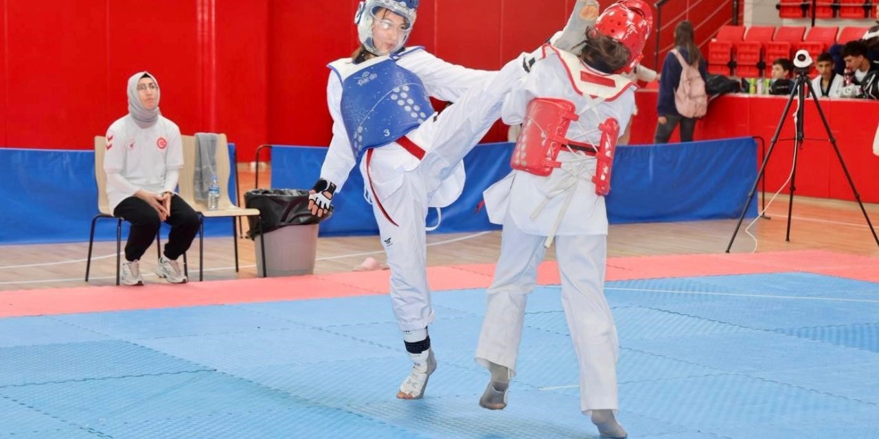 Taekwondo Yıldızlar Mahalli Müsabakaları Heyecanı Başladı