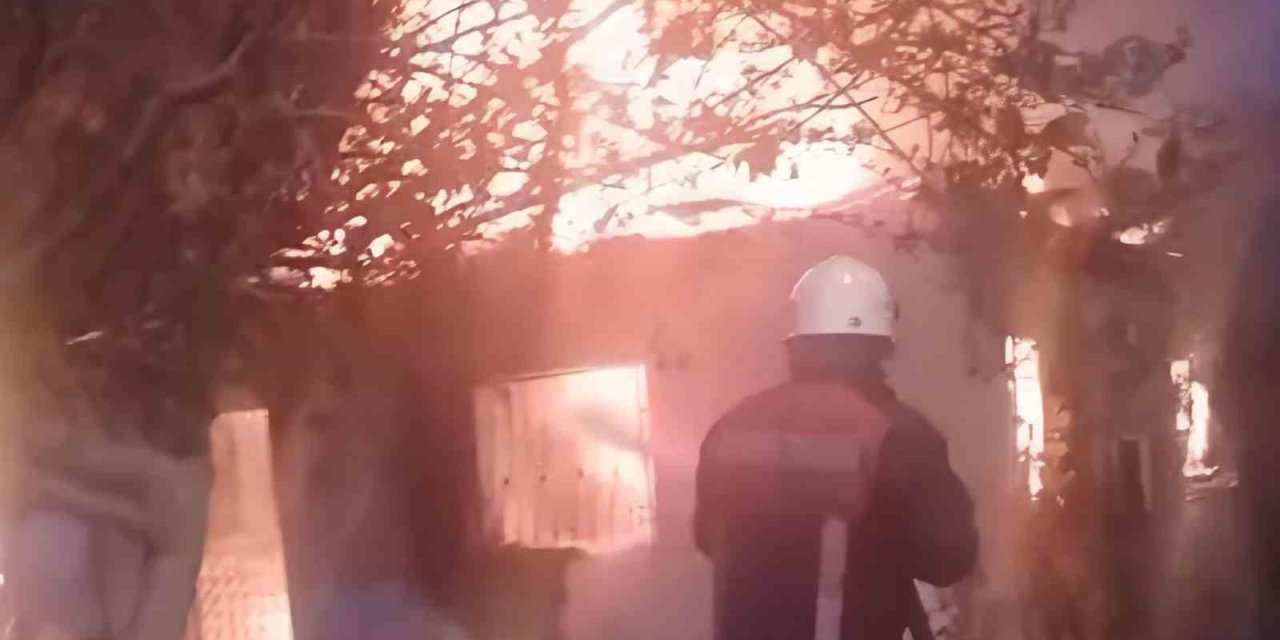 Sobadan Çıkan Yangın Evi Kül Etti