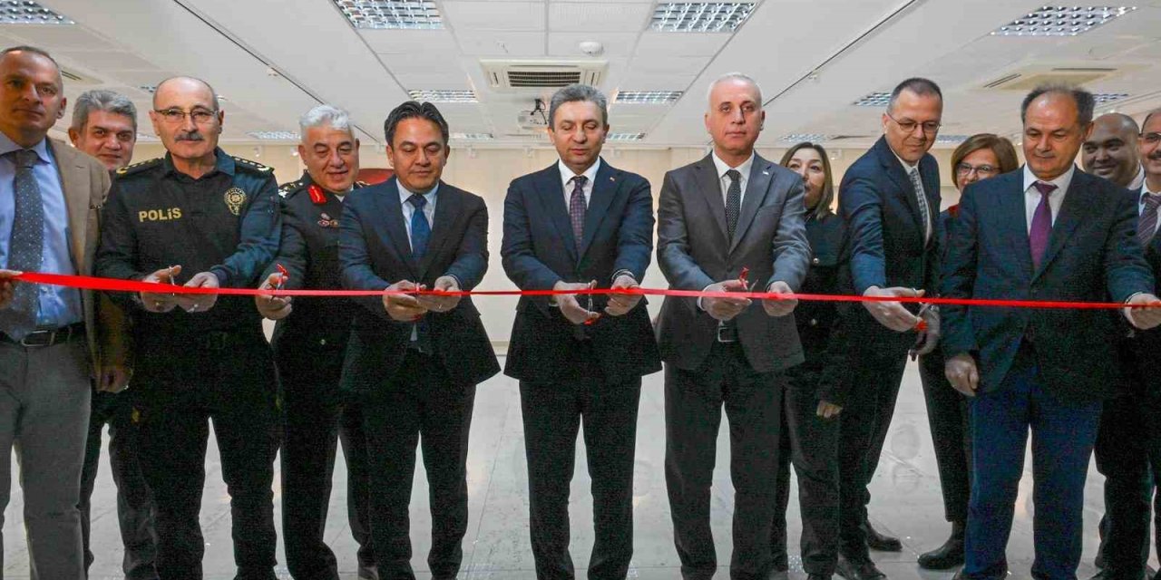 Antalya’nın Fethi’nin 819. Yılında "fetih Ve Fatih" Konferansı Gerçekleştirildi