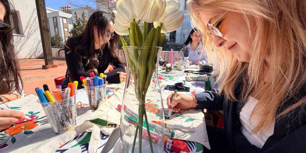 Kepez’de Anneler Çanta Boyadı