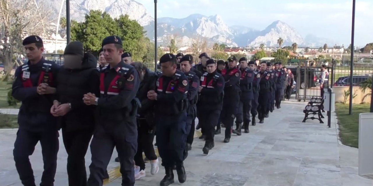 Antalya Merkezli 3 İlde Gözaltına Alınan 25 Şüpheliden 14’ü Adliyeye Sevk Edildi