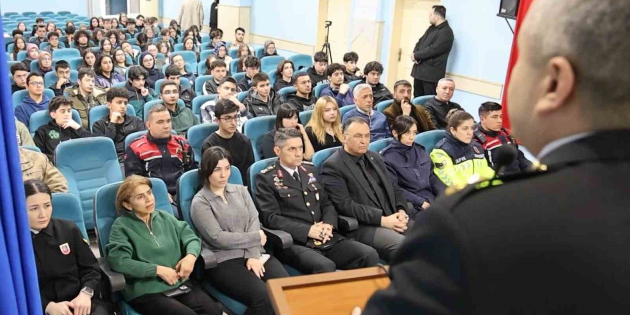 Jandarma Sahil Güvenlik Akademisi Aksaray’da Öğrencilere Tanıtıldı