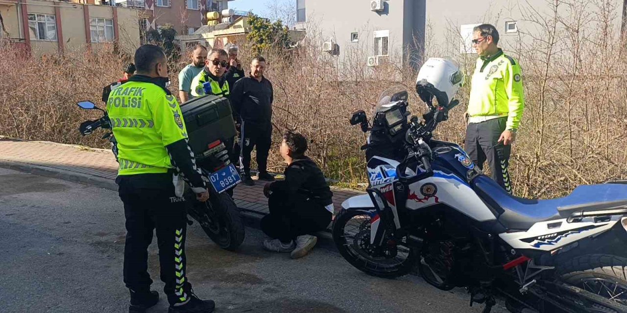 Polisi Görünce Motosikleti Bahçeye Atan Sürücü Ceza Yemekten Kurtulamadı