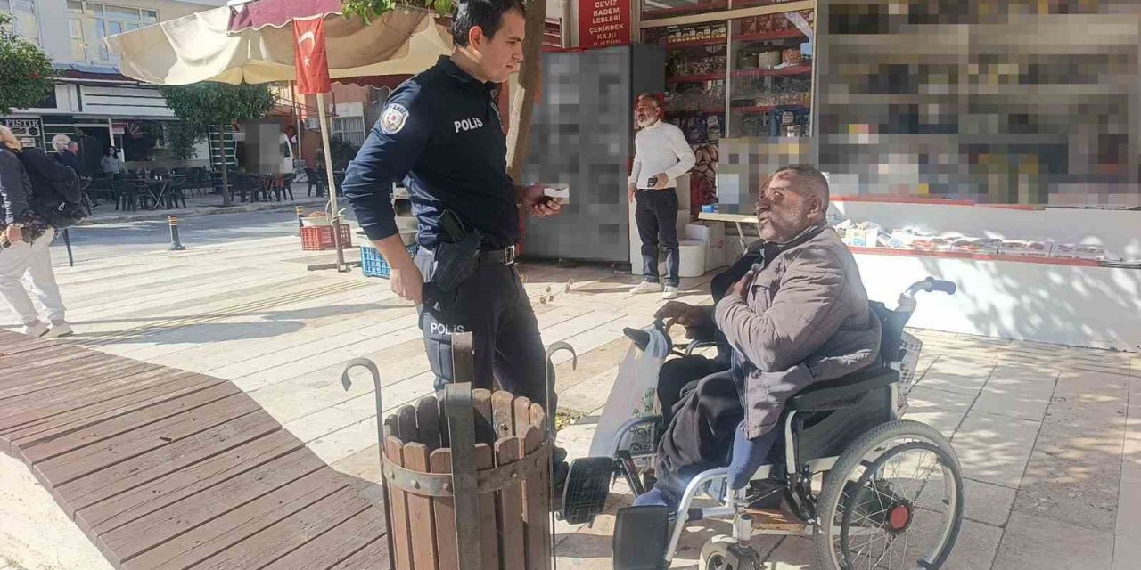 Antalya’da Yaya Geçidinde Engelli Aracına Otomobilin Çarpma Anı Kamerada