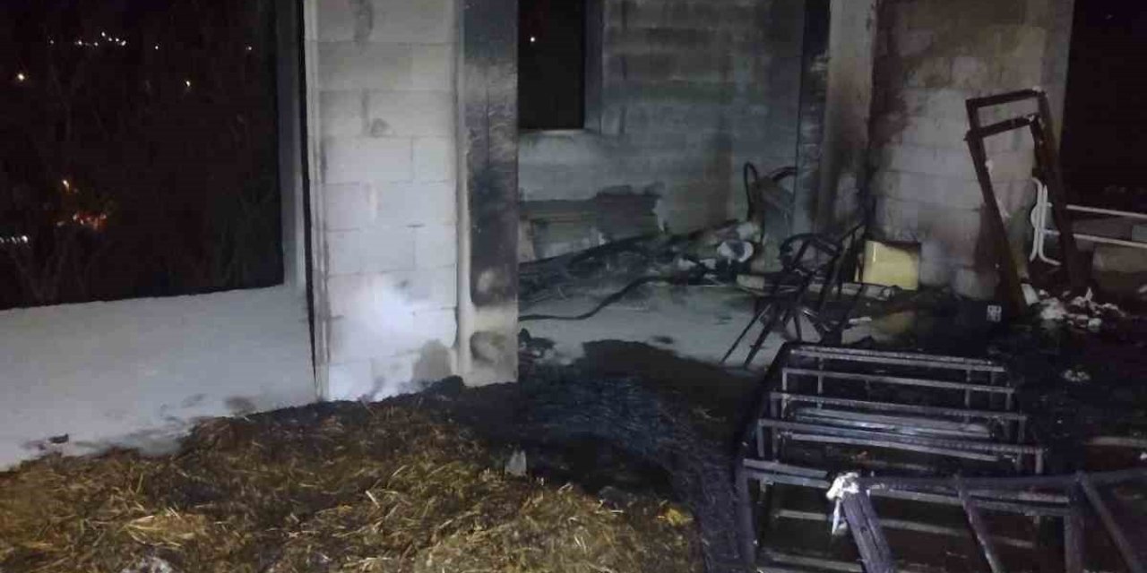 Manavgat’ta Ardiye Yangını Korkuttu