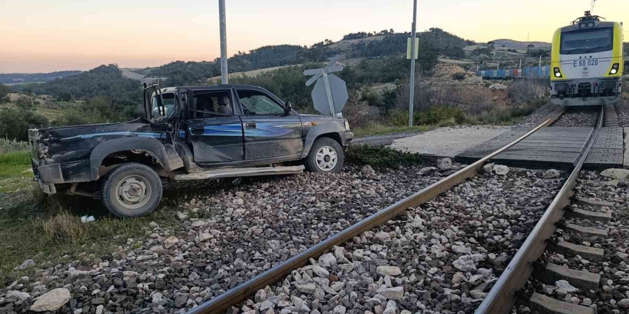 Tren Pikaba Çarptı