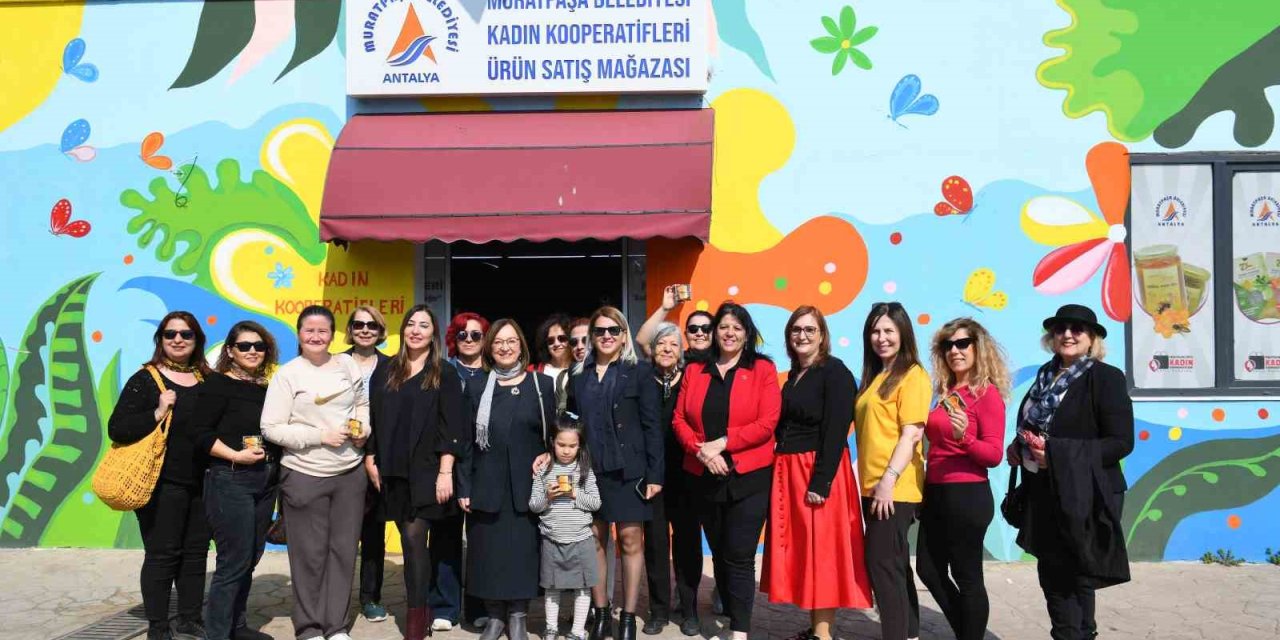 Kadın Kooperatiflerinden Bal Mumu Atölyesi