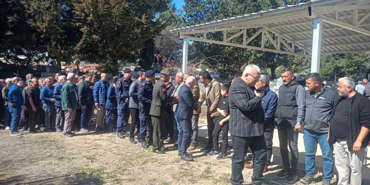 Kıbrıs Gazisi Törenle Toprağa Verildi