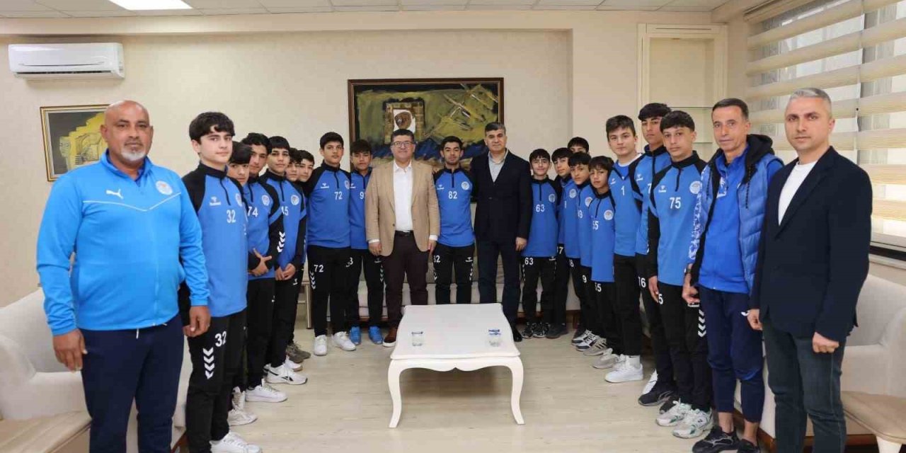 Akdeniz Belediye Spor U-14 Takımı Türkiye Şampiyonası Yolunda