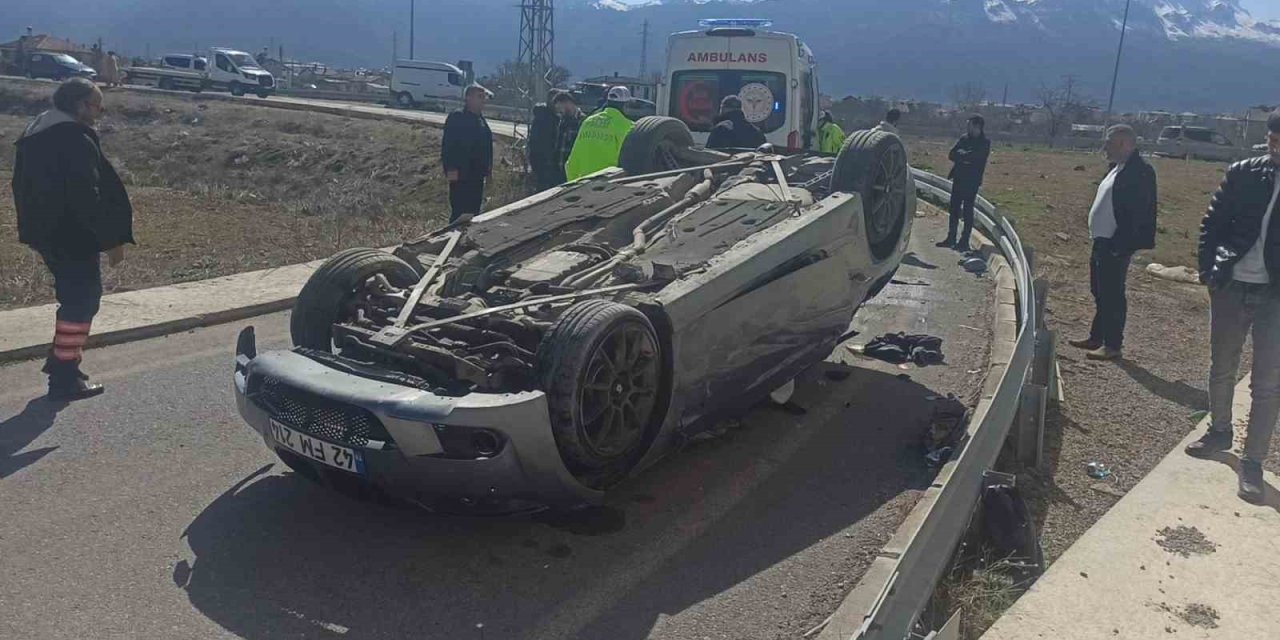 Konya’da Kontrolden Çıkan Otomobil Takla Attı: 4 Yaralı