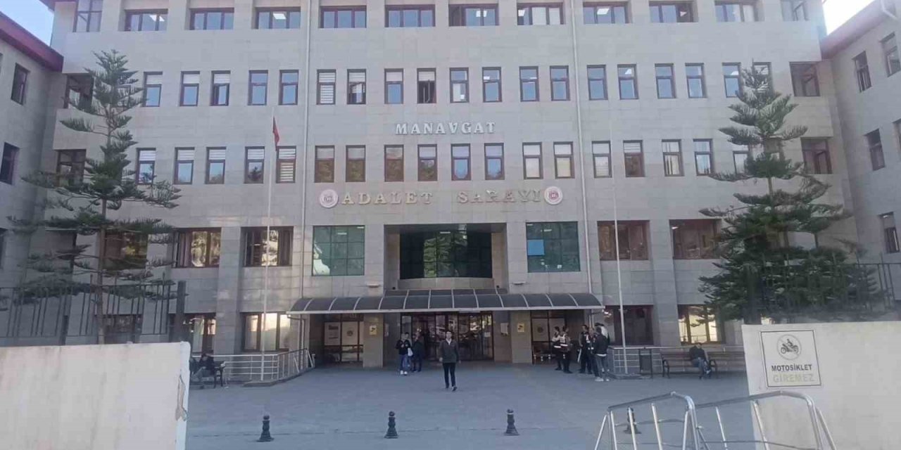 Manavgat Belediyesine Yönelik Yolsuzluk Davasında Sanıklar 3. Kez Hakim Karşısında