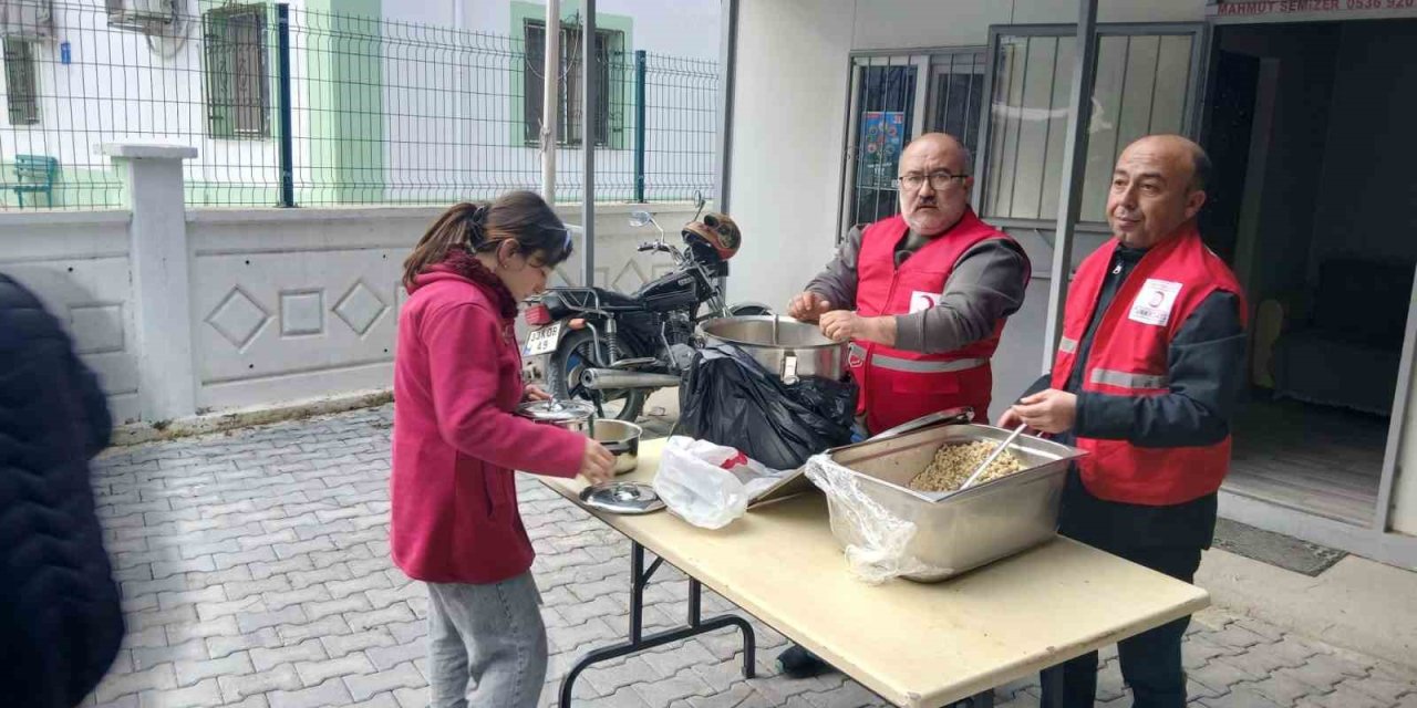 Türk Kızılay Silifke Şubesi’nden Ramazan’da Büyük Dayanışma