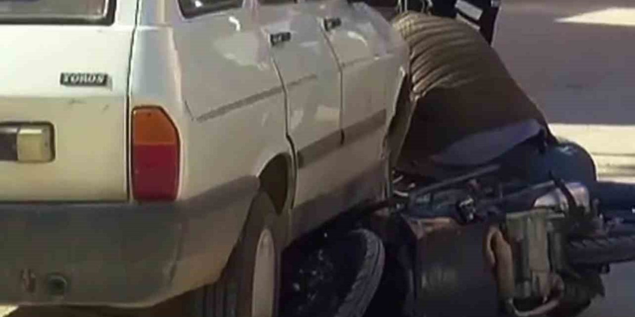 Otomobil İle Motosiklet Çarpıştı: 1 Yaralı