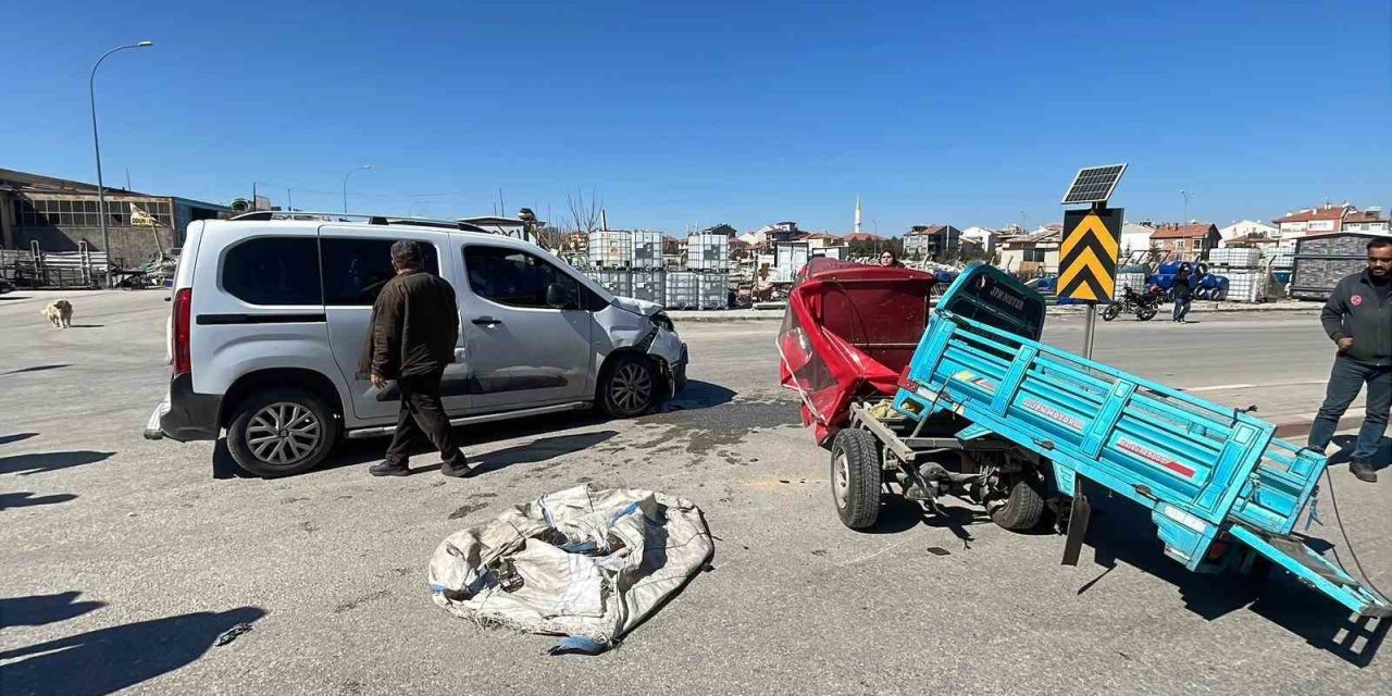 Karaman’da Bir Kişinin Ağır Yaralandığı Kaza Anı Kamerada