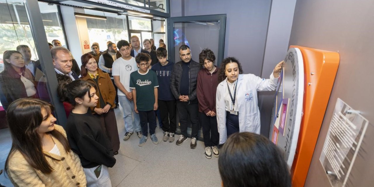 Başkan Seçer: "aratos Matematik Evi, Öğrencilerimiz İçin Son Derece Güzel Bir Bilim Atölyesi"