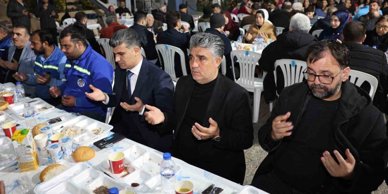 Akdeniz’de Birlik Sofrası: Kaymakam Şener Personelle İftar Yaptı