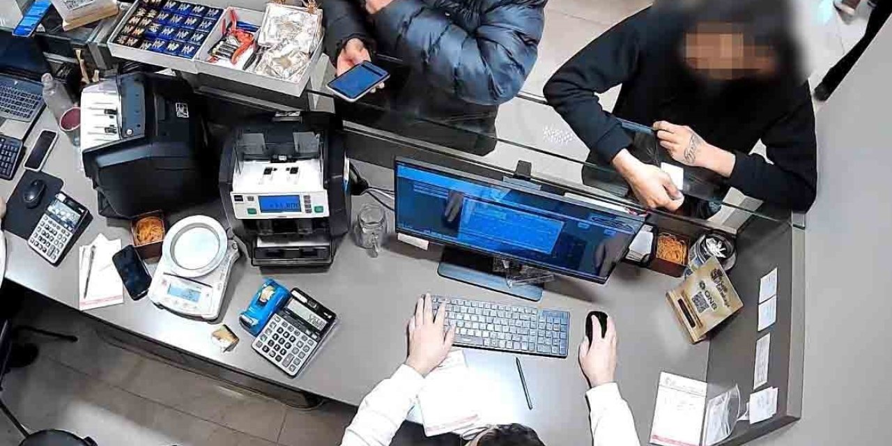 Mersin’de Dolandırıcılık Şebekesine Operasyon: 9 Gözaltı