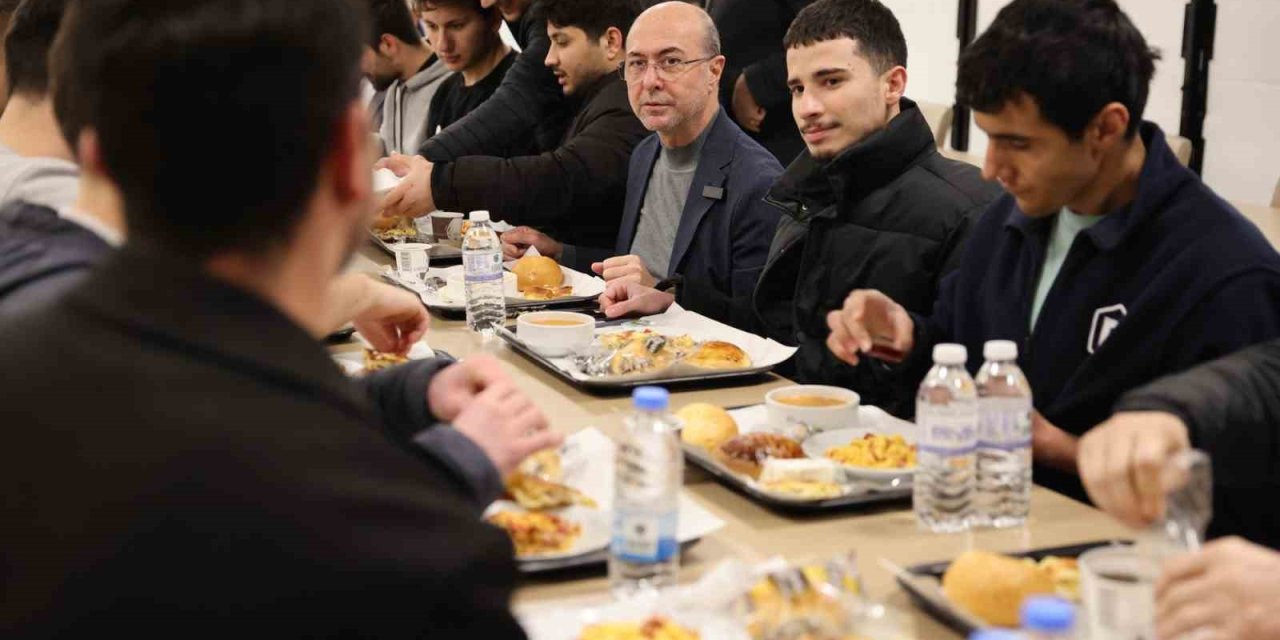 Başkan Pekyatırmacı: "öğrencilerimizin Her Zaman Yanında Olmaya Devam Edeceğiz"