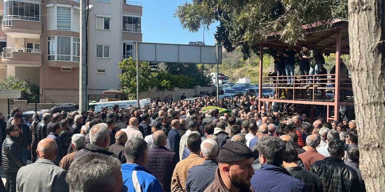 Hayatını Kaybeden Zafer Partisi Alanya İlçe Başkanı Son Yolculuğuna Uğurlandı
